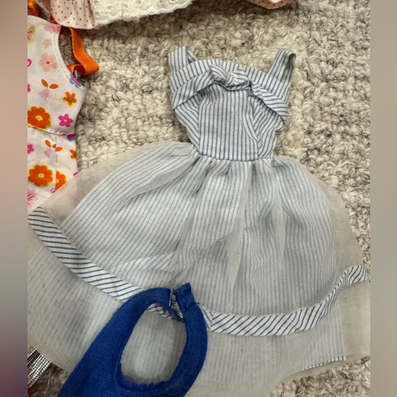More Barbie clothes! Velvet hooded cape, hangers, scuba suit, vintage dresses.. - Picture 13 of 16